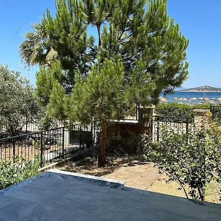 Villa Relaxing By The