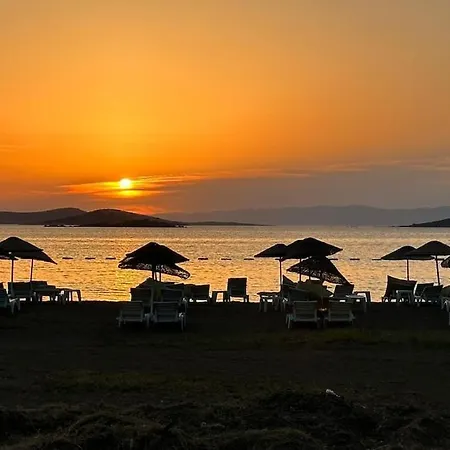 Villa Relaxing By The