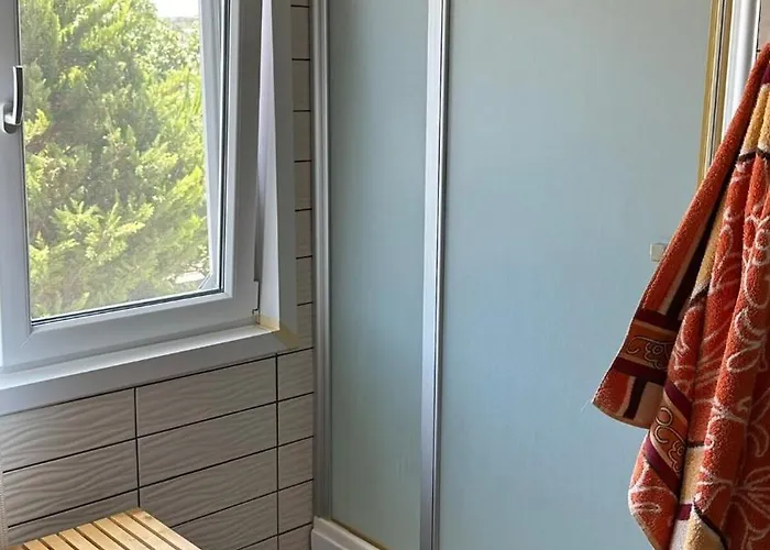 Relaxing By The וילה