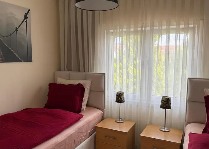 Relaxing By The וילה Ayvalı