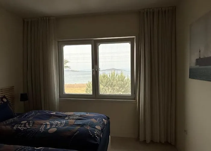 וילה Relaxing By The