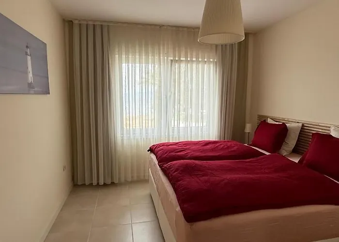 Relaxing By The וילה *