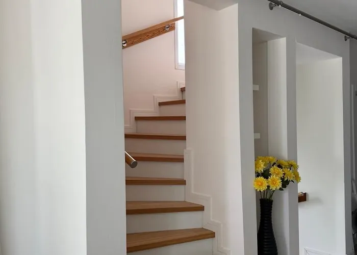 וילה Relaxing By The *