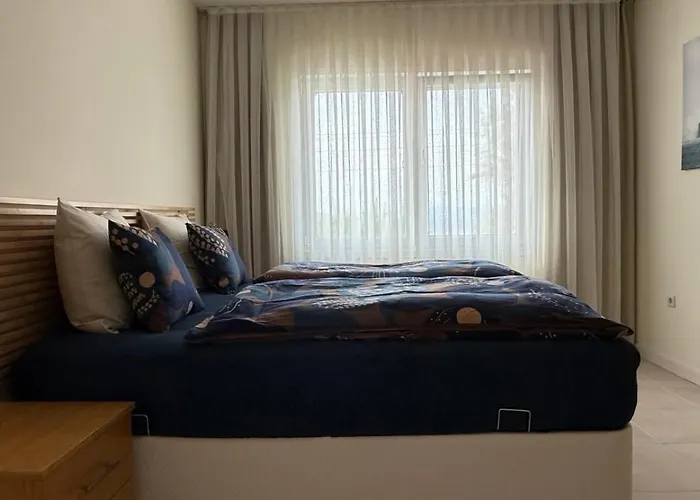 וילה Relaxing By The